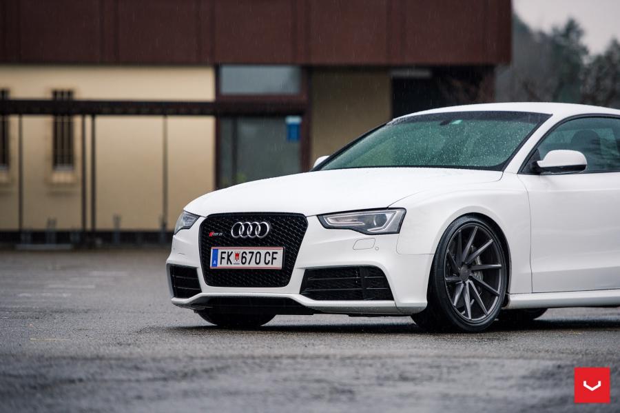 Детали экстерьера Audi RS5 Coupe on Vossen Wheels (CVT) 2017 года  (фото 7 из 26)